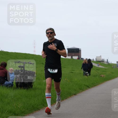 04.05.2025 - 8. Wedeler Halbmarathon Yannick Fuchs http://msf.ph/oto/7824564 04.05.2025 11:11:47 Laufen 187 meine-sportfotos.de