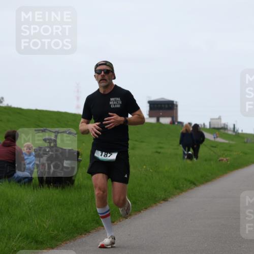 04.05.2025 - 8. Wedeler Halbmarathon Yannick Fuchs http://msf.ph/oto/7824570 04.05.2025 11:11:47 Laufen 187 meine-sportfotos.de