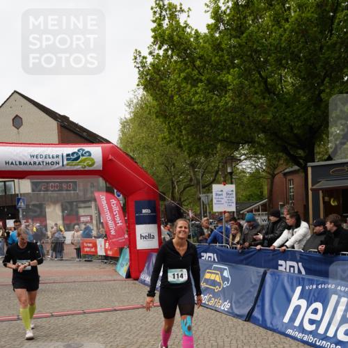 04.05.2025 - 8. Wedeler Halbmarathon Felixshl http://msf.ph/oto/7824582 04.05.2025 12:00:38 Ziel 38, 114, 241, 410, 821 meine-sportfotos.de