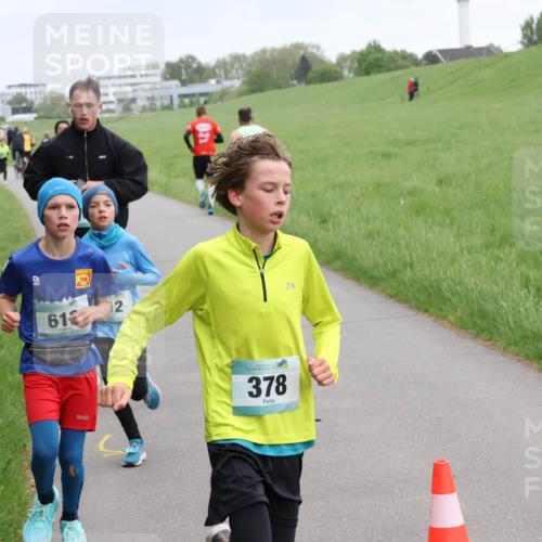 04.05.2025 - 8. Wedeler Halbmarathon Yannick Fuchs http://msf.ph/oto/7824592 04.05.2025 11:11:50 Laufen 61, 12, 378 meine-sportfotos.de