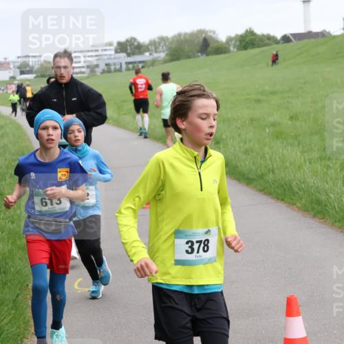 04.05.2025 - 8. Wedeler Halbmarathon Yannick Fuchs http://msf.ph/oto/7824596 04.05.2025 11:11:50 Laufen 70, 613, 1, 20, 378 meine-sportfotos.de