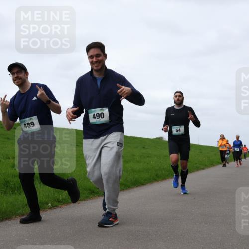 04.05.2025 - 8. Wedeler Halbmarathon Yannick Fuchs http://msf.ph/oto/7824604 04.05.2025 11:31:44 Laufen 489, 490, 54 meine-sportfotos.de