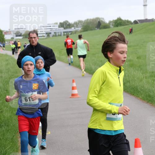 04.05.2025 - 8. Wedeler Halbmarathon Yannick Fuchs http://msf.ph/oto/7824605 04.05.2025 11:11:50 Laufen 70, 61 meine-sportfotos.de