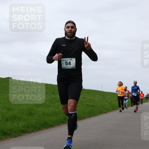 04.05.2025 - 8. Wedeler Halbmarathon Yannick Fuchs http://msf.ph/oto/7824608 04.05.2025 11:31:44 Laufen 54 meine-sportfotos.de