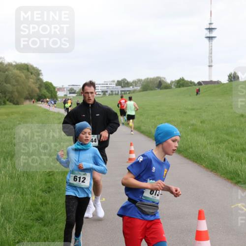 04.05.2025 - 8. Wedeler Halbmarathon Yannick Fuchs http://msf.ph/oto/7824624 04.05.2025 11:11:51 Laufen 44, 612, 013 meine-sportfotos.de