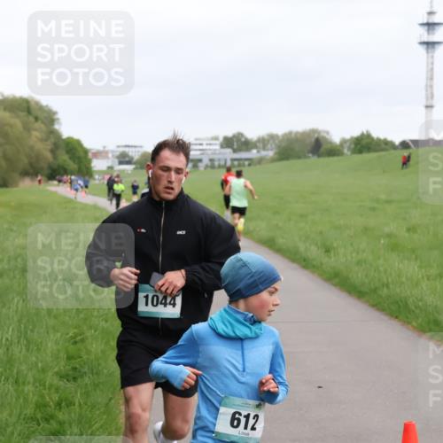 04.05.2025 - 8. Wedeler Halbmarathon Yannick Fuchs http://msf.ph/oto/7824639 04.05.2025 11:11:51 Laufen 1044, 612 meine-sportfotos.de