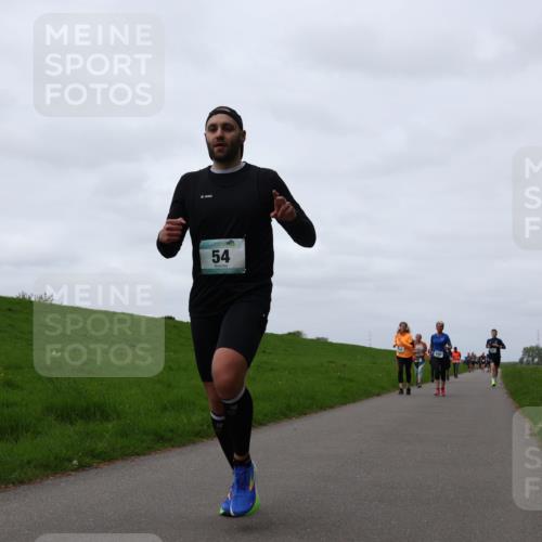 04.05.2025 - 8. Wedeler Halbmarathon Yannick Fuchs http://msf.ph/oto/7824640 04.05.2025 11:31:45 Laufen 54 meine-sportfotos.de