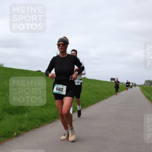 04.05.2025 - 8. Wedeler Halbmarathon Yannick Fuchs http://msf.ph/oto/7824642 04.05.2025 11:53:48 Laufen 682, 238 meine-sportfotos.de