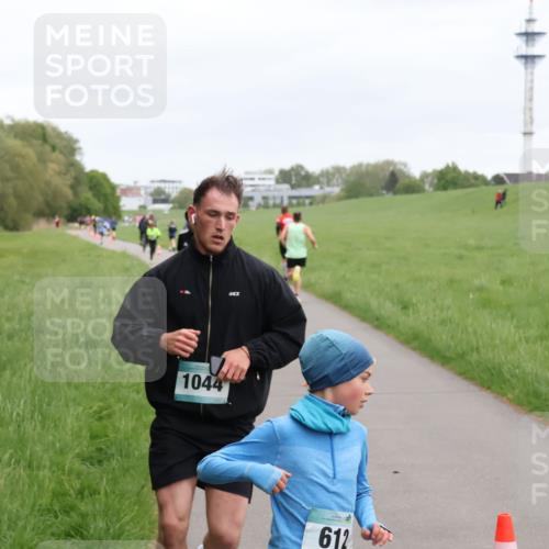 04.05.2025 - 8. Wedeler Halbmarathon Yannick Fuchs http://msf.ph/oto/7824643 04.05.2025 11:11:52 Laufen 1044, 612 meine-sportfotos.de