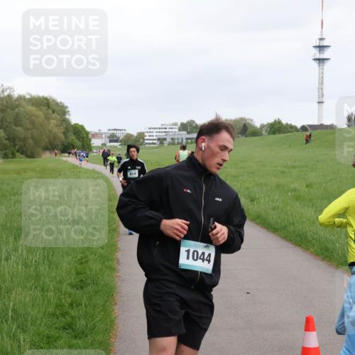 04.05.2025 - 8. Wedeler Halbmarathon Yannick Fuchs http://msf.ph/oto/7824659 04.05.2025 11:11:52 Laufen 814, 1044 meine-sportfotos.de