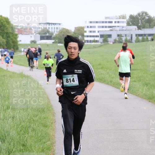 04.05.2025 - 8. Wedeler Halbmarathon Yannick Fuchs http://msf.ph/oto/7824671 04.05.2025 11:11:53 Laufen 814 meine-sportfotos.de