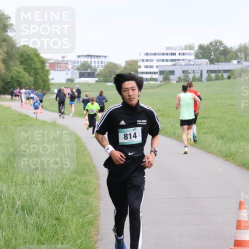 04.05.2025 - 8. Wedeler Halbmarathon Yannick Fuchs http://msf.ph/oto/7824686 04.05.2025 11:11:53 Laufen 814 meine-sportfotos.de