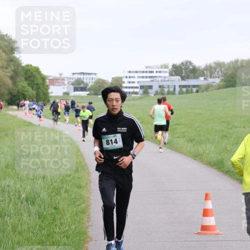 04.05.2025 - 8. Wedeler Halbmarathon Yannick Fuchs http://msf.ph/oto/7824701 04.05.2025 11:11:54 Laufen 814 meine-sportfotos.de