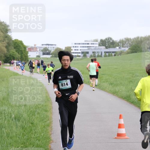 04.05.2025 - 8. Wedeler Halbmarathon Yannick Fuchs http://msf.ph/oto/7824704 04.05.2025 11:11:54 Laufen 814 meine-sportfotos.de