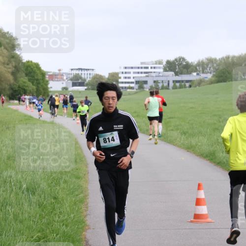 04.05.2025 - 8. Wedeler Halbmarathon Yannick Fuchs http://msf.ph/oto/7824708 04.05.2025 11:11:54 Laufen 814 meine-sportfotos.de