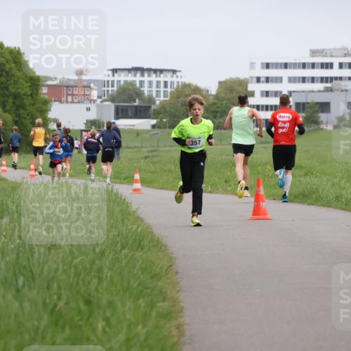 04.05.2025 - 8. Wedeler Halbmarathon Yannick Fuchs http://msf.ph/oto/7824744 04.05.2025 11:11:57 Laufen 357 meine-sportfotos.de