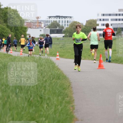 04.05.2025 - 8. Wedeler Halbmarathon Yannick Fuchs http://msf.ph/oto/7824756 04.05.2025 11:11:58 Laufen 357 meine-sportfotos.de