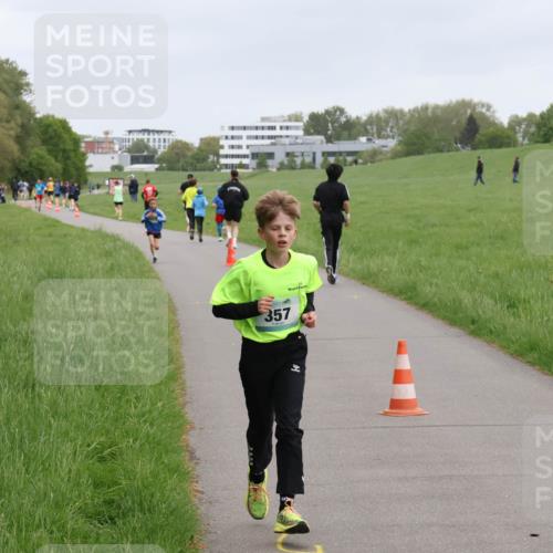 04.05.2025 - 8. Wedeler Halbmarathon Yannick Fuchs http://msf.ph/oto/7824762 04.05.2025 11:12:07 Laufen 357 meine-sportfotos.de