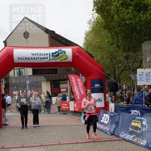 04.05.2025 - 8. Wedeler Halbmarathon Felixshl http://msf.ph/oto/7824780 04.05.2025 12:00:48 Ziel 141, 987, 988, 1177 meine-sportfotos.de