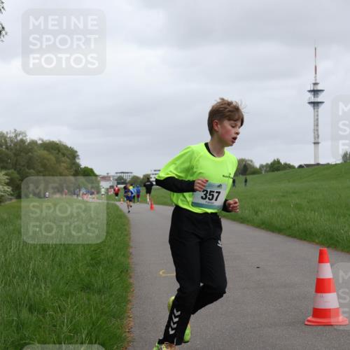 04.05.2025 - 8. Wedeler Halbmarathon Yannick Fuchs http://msf.ph/oto/7824800 04.05.2025 11:12:09 Laufen 357 meine-sportfotos.de