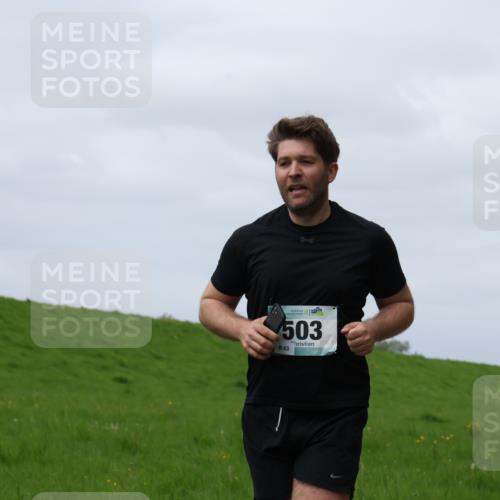 04.05.2025 - 8. Wedeler Halbmarathon Yannick Fuchs http://msf.ph/oto/7824837 04.05.2025 11:54:03 Laufen 25, 6, 503, 63 meine-sportfotos.de