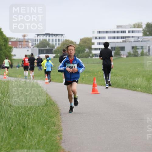 04.05.2025 - 8. Wedeler Halbmarathon Yannick Fuchs http://msf.ph/oto/7824845 04.05.2025 11:12:12 Laufen 1062 meine-sportfotos.de
