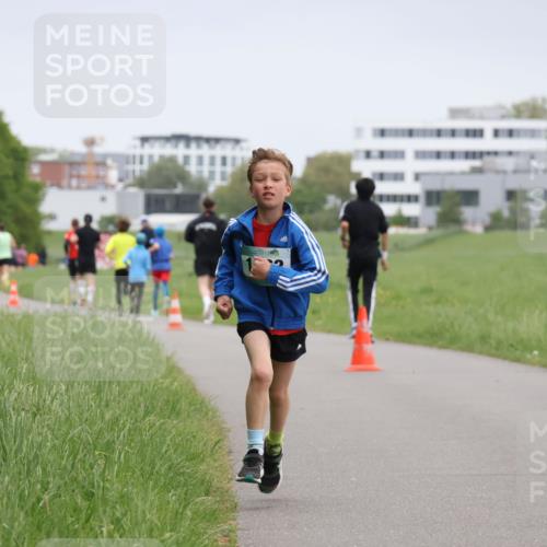 04.05.2025 - 8. Wedeler Halbmarathon Yannick Fuchs http://msf.ph/oto/7824871 04.05.2025 11:12:14 Laufen  meine-sportfotos.de