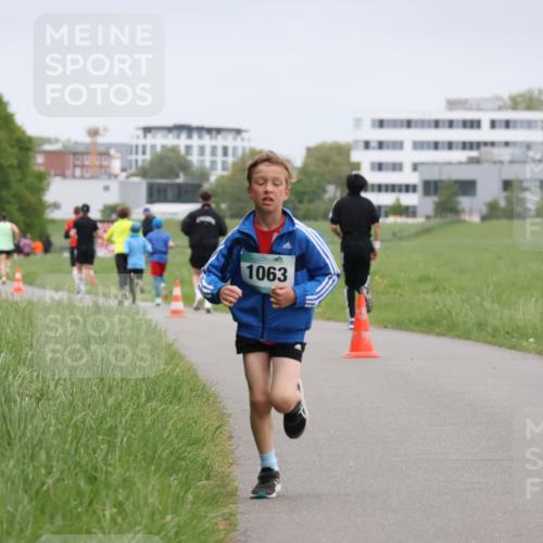 04.05.2025 - 8. Wedeler Halbmarathon Yannick Fuchs http://msf.ph/oto/7824886 04.05.2025 11:12:14 Laufen 1063 meine-sportfotos.de