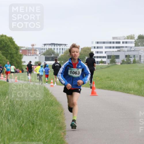 04.05.2025 - 8. Wedeler Halbmarathon Yannick Fuchs http://msf.ph/oto/7824901 04.05.2025 11:12:14 Laufen 1063 meine-sportfotos.de