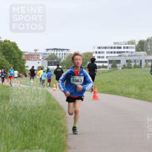 04.05.2025 - 8. Wedeler Halbmarathon Yannick Fuchs http://msf.ph/oto/7824907 04.05.2025 11:12:14 Laufen 1063 meine-sportfotos.de