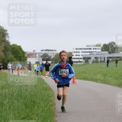 04.05.2025 - 8. Wedeler Halbmarathon Yannick Fuchs http://msf.ph/oto/7824930 04.05.2025 11:12:15 Laufen 1053 meine-sportfotos.de