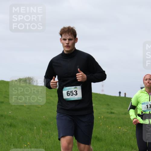 04.05.2025 - 8. Wedeler Halbmarathon Yannick Fuchs http://msf.ph/oto/7824931 04.05.2025 11:54:07 Laufen 653, 17, 173 meine-sportfotos.de