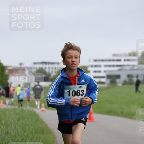 04.05.2025 - 8. Wedeler Halbmarathon Yannick Fuchs http://msf.ph/oto/7824951 04.05.2025 11:12:16 Laufen 1063 meine-sportfotos.de