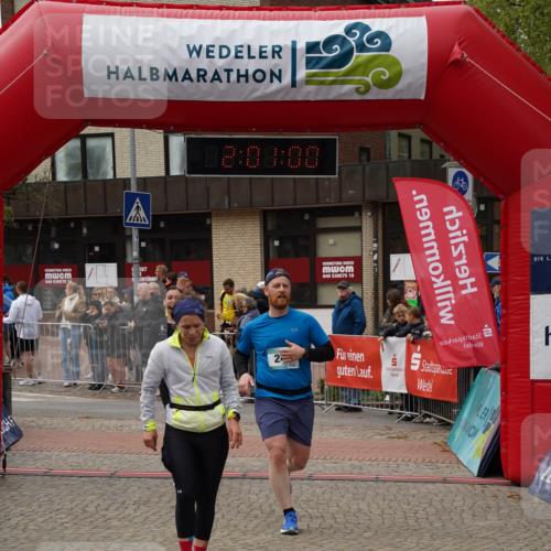 04.05.2025 - 8. Wedeler Halbmarathon Felixshl http://msf.ph/oto/7824953 04.05.2025 12:00:58 Ziel 249, 506, 772, 1021 meine-sportfotos.de
