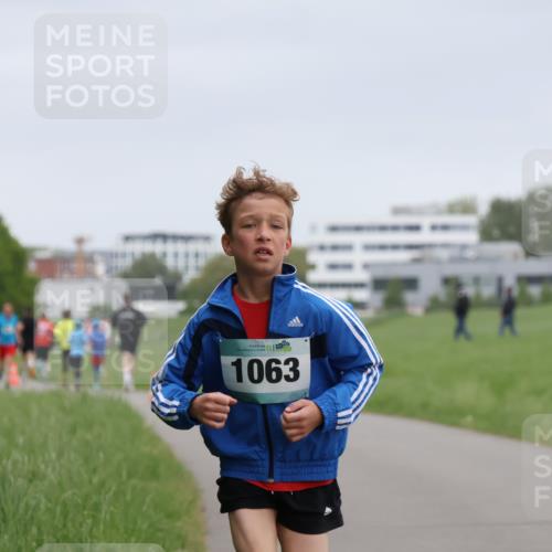 04.05.2025 - 8. Wedeler Halbmarathon Yannick Fuchs http://msf.ph/oto/7824980 04.05.2025 11:12:16 Laufen 1063 meine-sportfotos.de