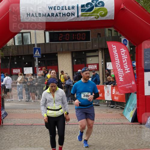 04.05.2025 - 8. Wedeler Halbmarathon Felixshl http://msf.ph/oto/7824983 04.05.2025 12:00:58 Ziel 249, 506, 772, 1021 meine-sportfotos.de
