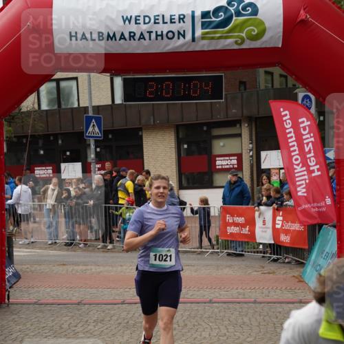 04.05.2025 - 8. Wedeler Halbmarathon Felixshl http://msf.ph/oto/7825045 04.05.2025 12:01:02 Ziel 249, 506, 772, 1021 meine-sportfotos.de