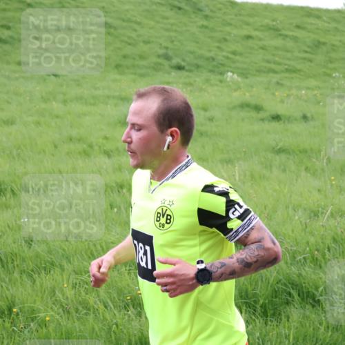 04.05.2025 - 8. Wedeler Halbmarathon Yannick Fuchs http://msf.ph/oto/7825052 04.05.2025 11:12:23 Laufen 18, 09 meine-sportfotos.de