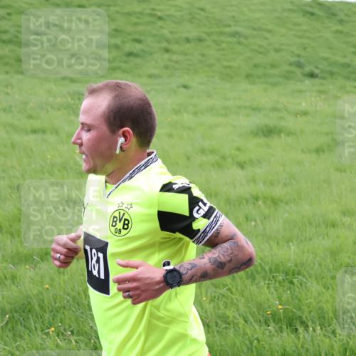 04.05.2025 - 8. Wedeler Halbmarathon Yannick Fuchs http://msf.ph/oto/7825061 04.05.2025 11:12:23 Laufen 09, 187 meine-sportfotos.de