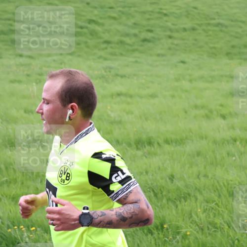 04.05.2025 - 8. Wedeler Halbmarathon Yannick Fuchs http://msf.ph/oto/7825065 04.05.2025 11:12:23 Laufen 60 meine-sportfotos.de