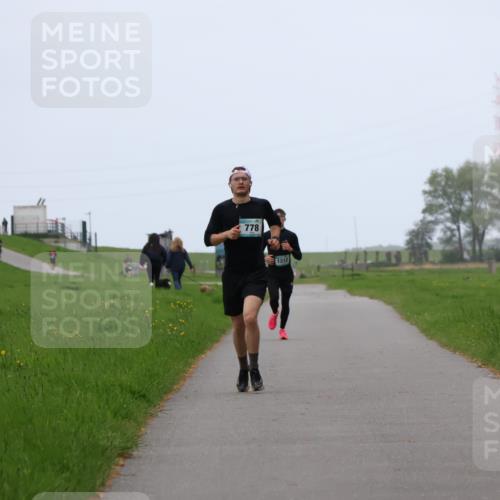 04.05.2025 - 8. Wedeler Halbmarathon Yannick Fuchs http://msf.ph/oto/7825082 04.05.2025 11:12:32 Laufen 778, 1212 meine-sportfotos.de