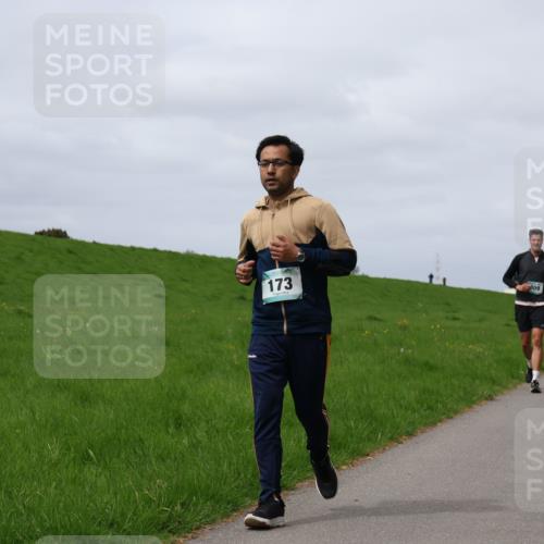 04.05.2025 - 8. Wedeler Halbmarathon Yannick Fuchs http://msf.ph/oto/7825104 04.05.2025 11:54:18 Laufen 173, 809, 992 meine-sportfotos.de