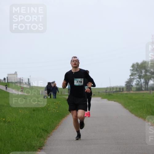 04.05.2025 - 8. Wedeler Halbmarathon Yannick Fuchs http://msf.ph/oto/7825134 04.05.2025 11:12:34 Laufen 778 meine-sportfotos.de