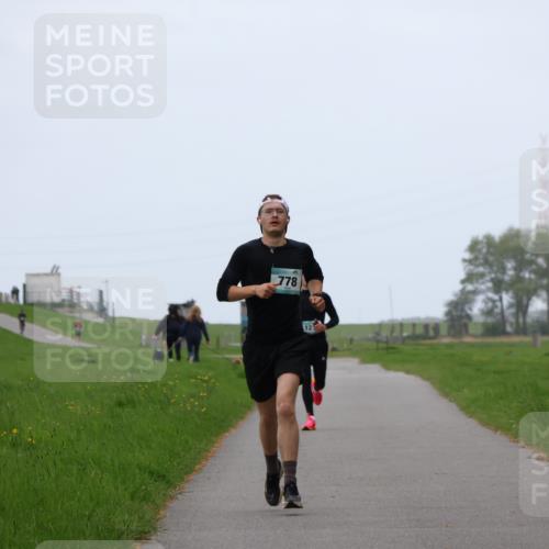 04.05.2025 - 8. Wedeler Halbmarathon Yannick Fuchs http://msf.ph/oto/7825142 04.05.2025 11:12:34 Laufen 778, 12 meine-sportfotos.de