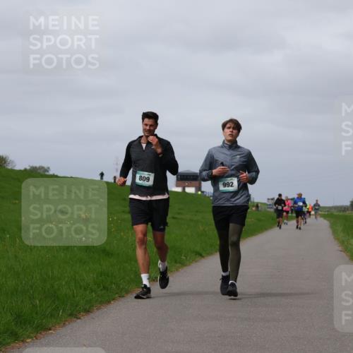 04.05.2025 - 8. Wedeler Halbmarathon Yannick Fuchs http://msf.ph/oto/7825145 04.05.2025 11:54:20 Laufen 809, 992 meine-sportfotos.de