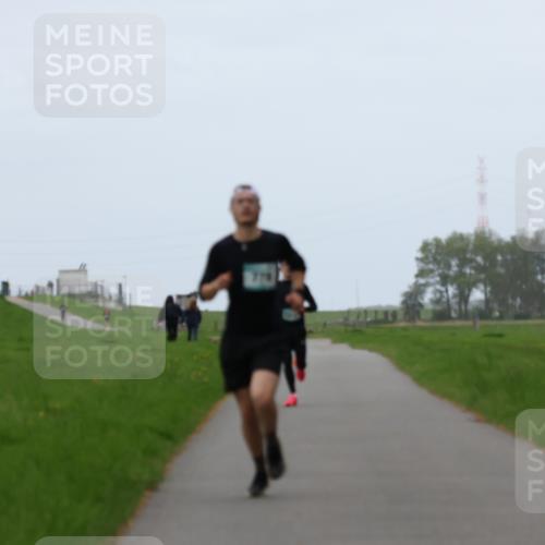 04.05.2025 - 8. Wedeler Halbmarathon Yannick Fuchs http://msf.ph/oto/7825170 04.05.2025 11:12:36 Laufen 779 meine-sportfotos.de