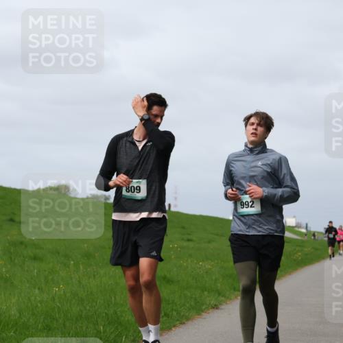 04.05.2025 - 8. Wedeler Halbmarathon Yannick Fuchs http://msf.ph/oto/7825171 04.05.2025 11:54:22 Laufen 809, 992 meine-sportfotos.de