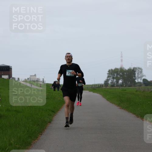 04.05.2025 - 8. Wedeler Halbmarathon Yannick Fuchs http://msf.ph/oto/7825178 04.05.2025 11:12:36 Laufen 77, 1212 meine-sportfotos.de