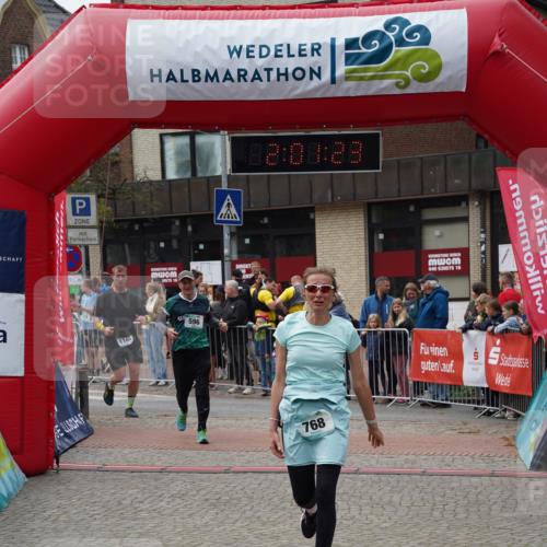04.05.2025 - 8. Wedeler Halbmarathon Felixshl http://msf.ph/oto/7825192 04.05.2025 12:01:21 Ziel 596, 768, 1148 meine-sportfotos.de