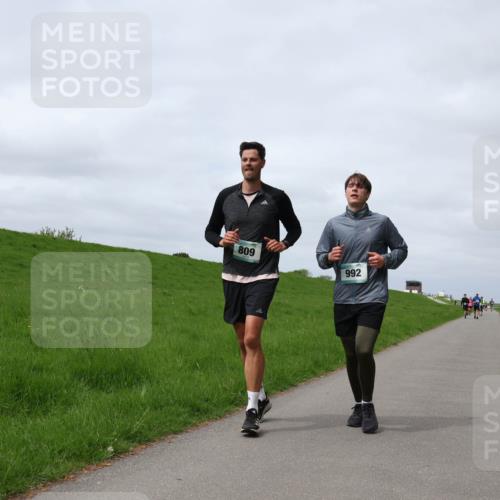 04.05.2025 - 8. Wedeler Halbmarathon Yannick Fuchs http://msf.ph/oto/7825193 04.05.2025 11:54:23 Laufen 809, 992 meine-sportfotos.de